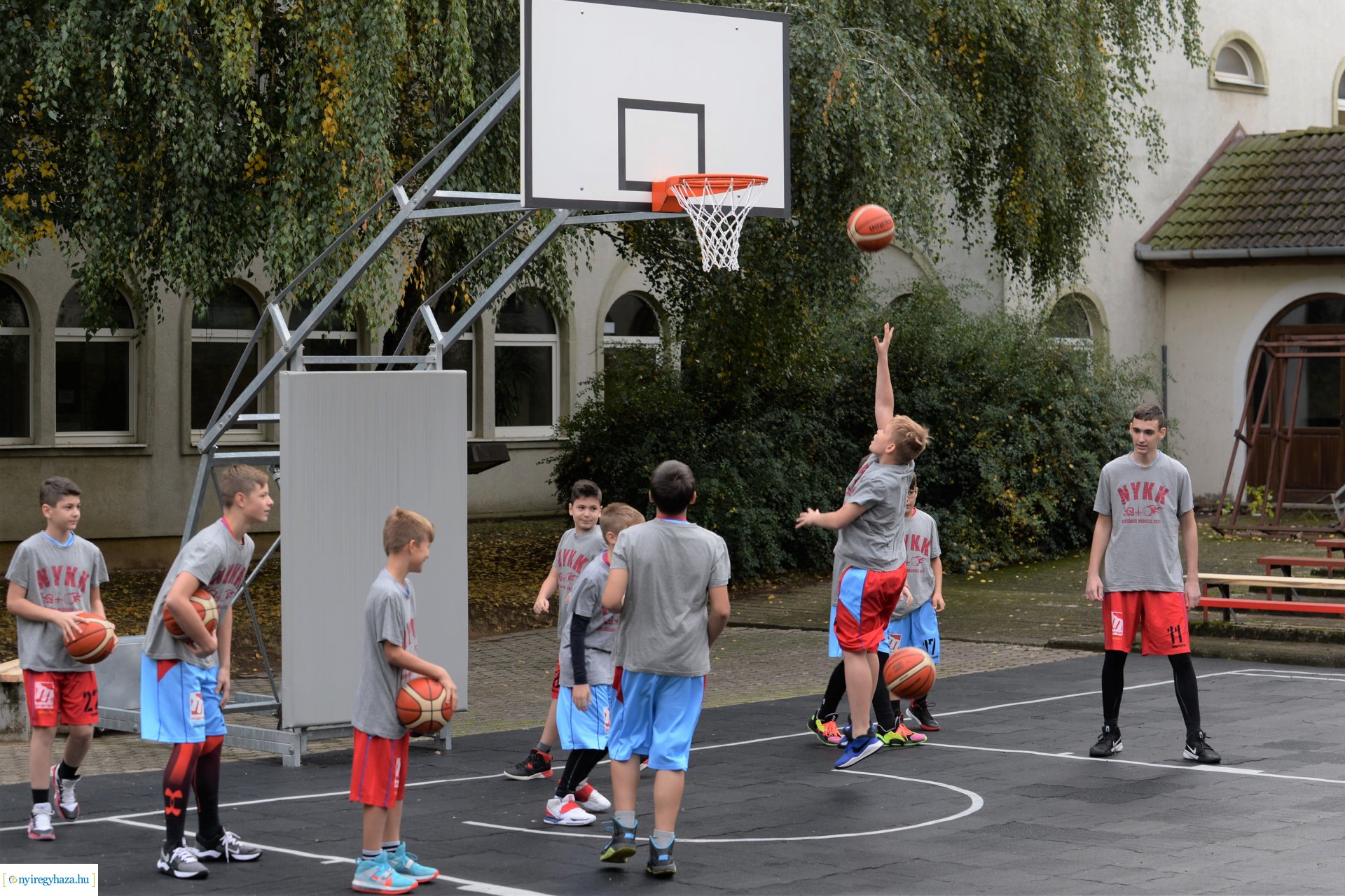 Kosárlabdapálya avató a Westsik Vilmos Technikumban
