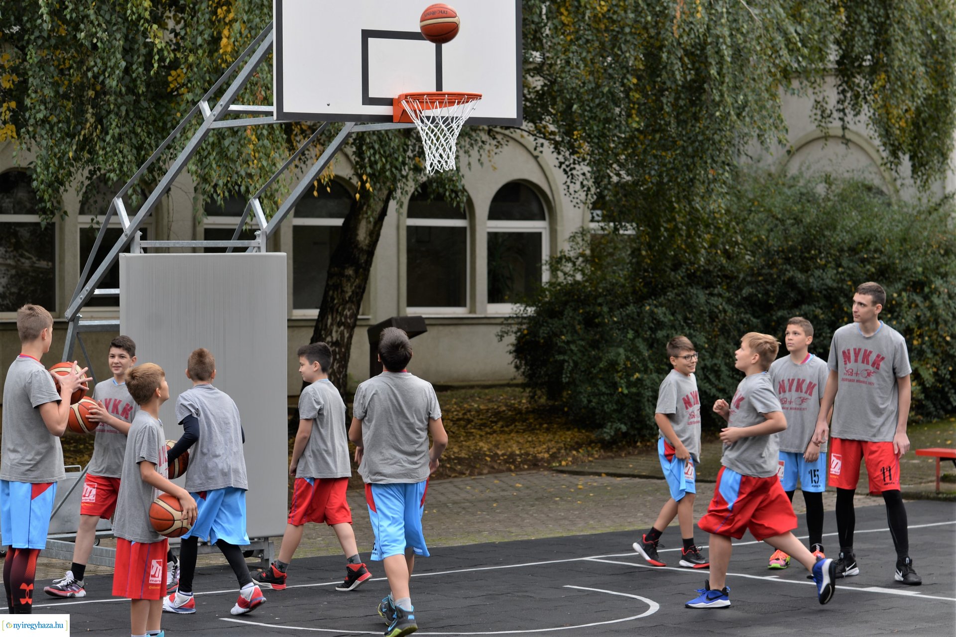 Kosárlabdapálya avató a Westsik Vilmos Technikumban