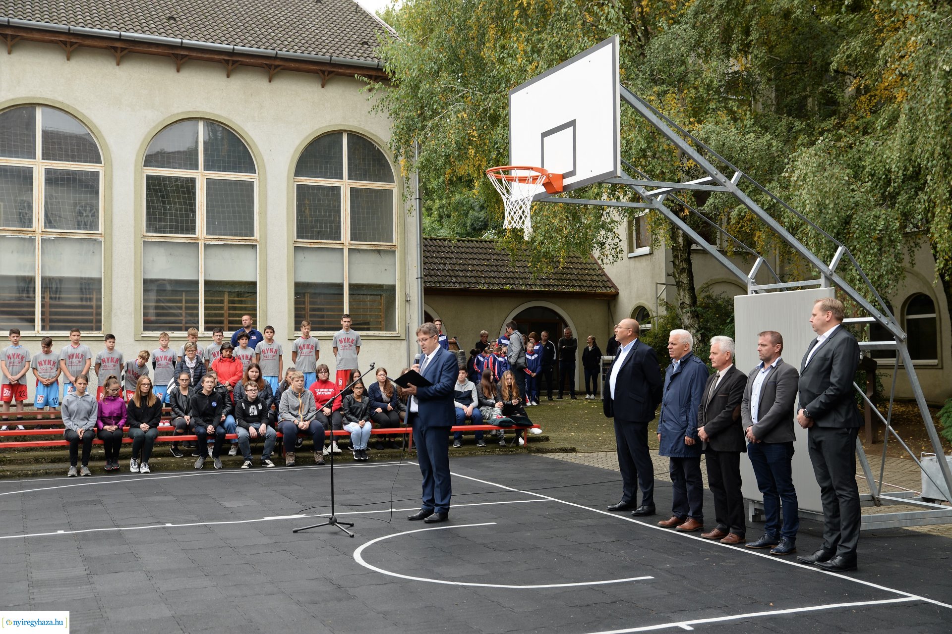 Kosárlabdapálya avató a Westsik Vilmos Technikumban