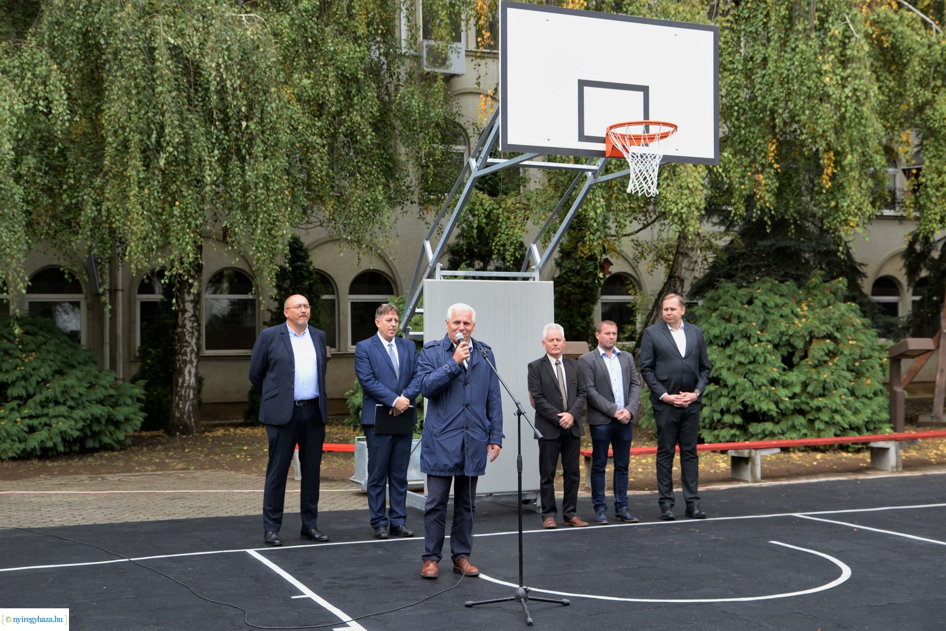 Kosárlabdapálya avató a Westsik Vilmos Technikumban