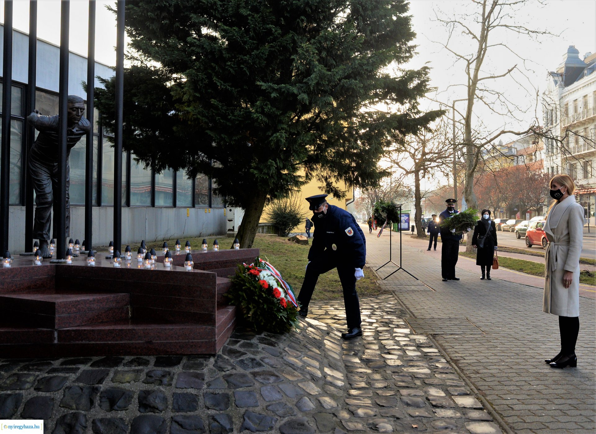 Koszorúzás a Kommunizmus Áldozatainak Emléknapján