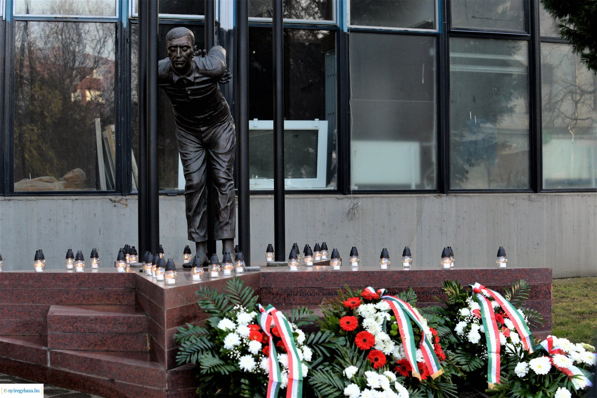 Koszorúzás a Kommunizmus Áldozatainak Emléknapján