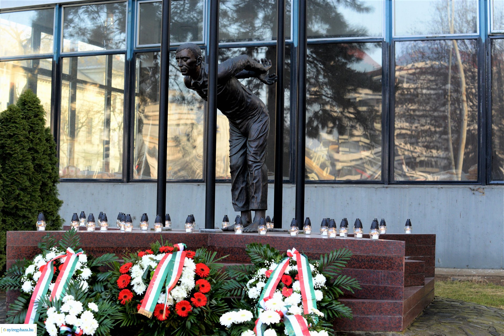 Koszorúzás a Kommunizmus Áldozatainak Emléknapján