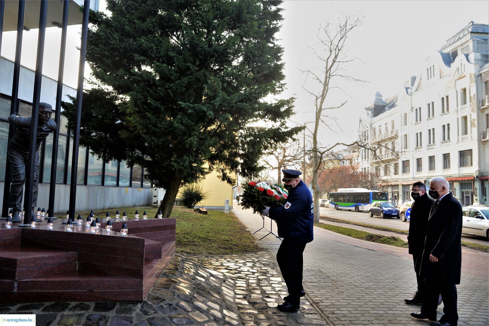 Koszorúzás a Kommunizmus Áldozatainak Emléknapján