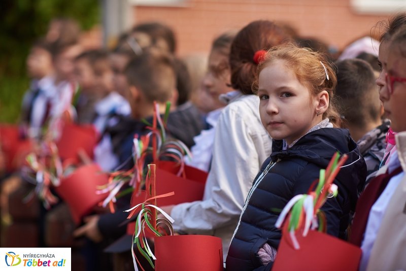 Koszorúzás  a Damjanich János szobornál