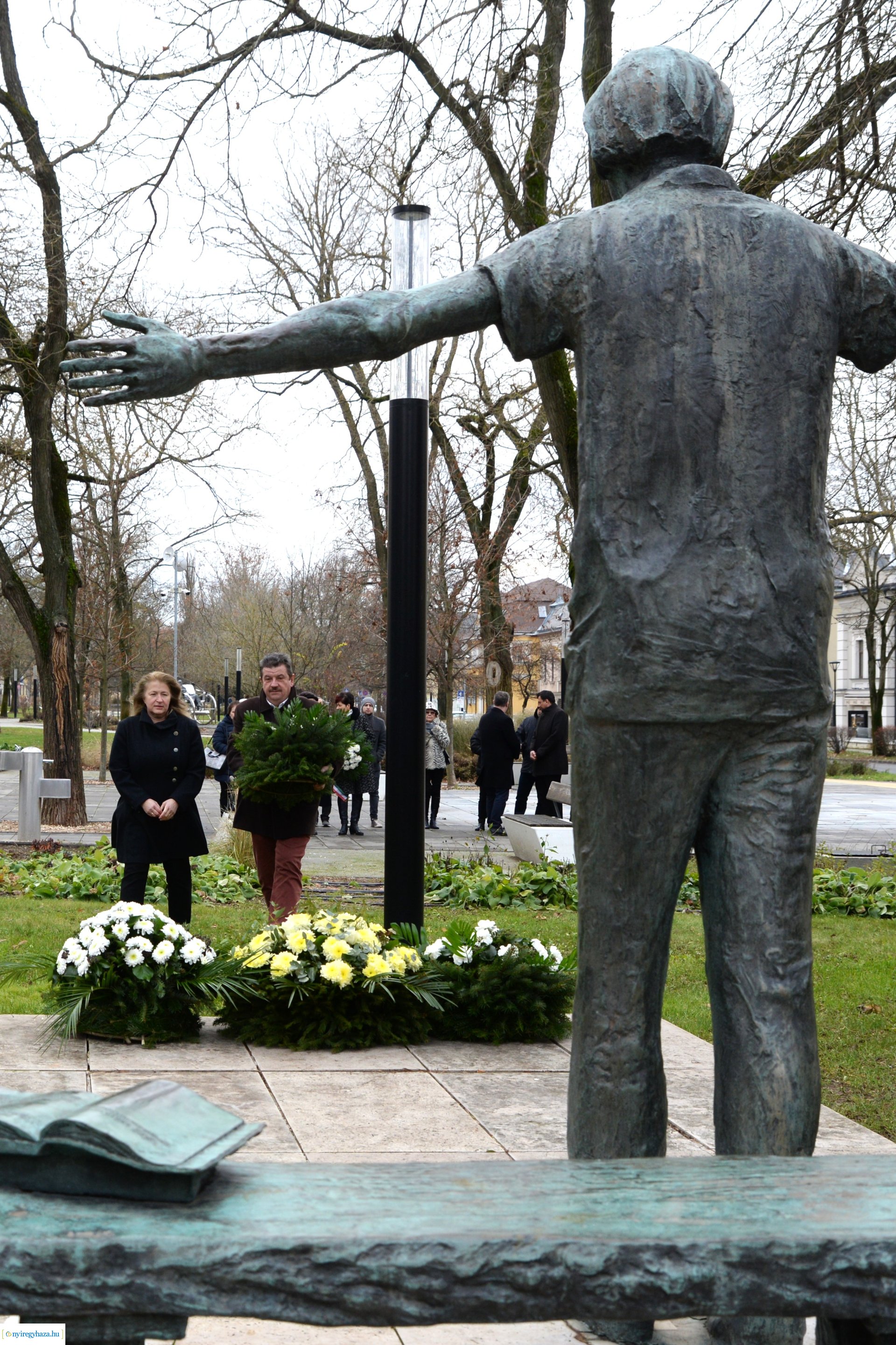 Koszorúzás és megemlékezés Váci Mihály születésnapján - 2023