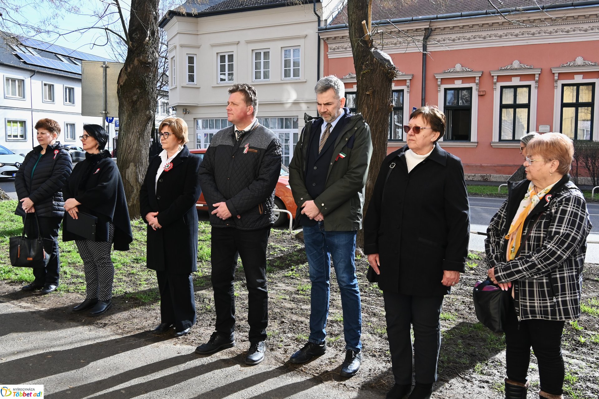 Koszorúzás Irányi Dániel emléktáblájánál 2025-ben