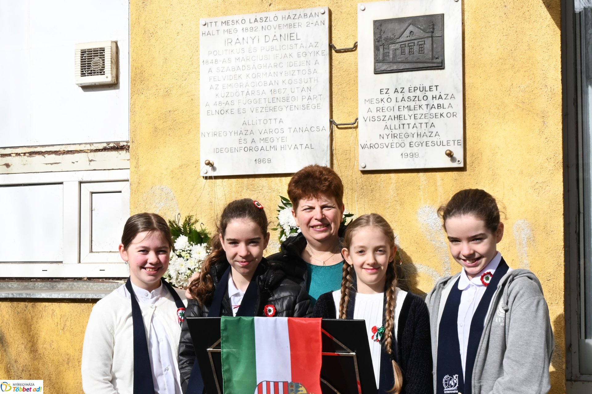 Koszorúzás Irányi Dániel emléktáblájánál