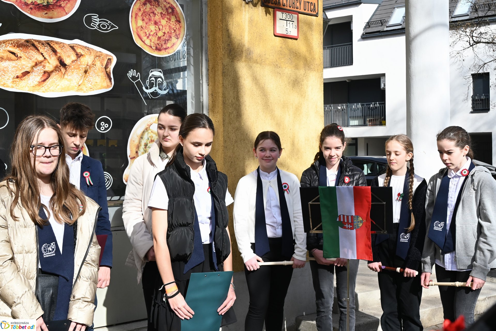 Koszorúzás Irányi Dániel emléktáblájánál