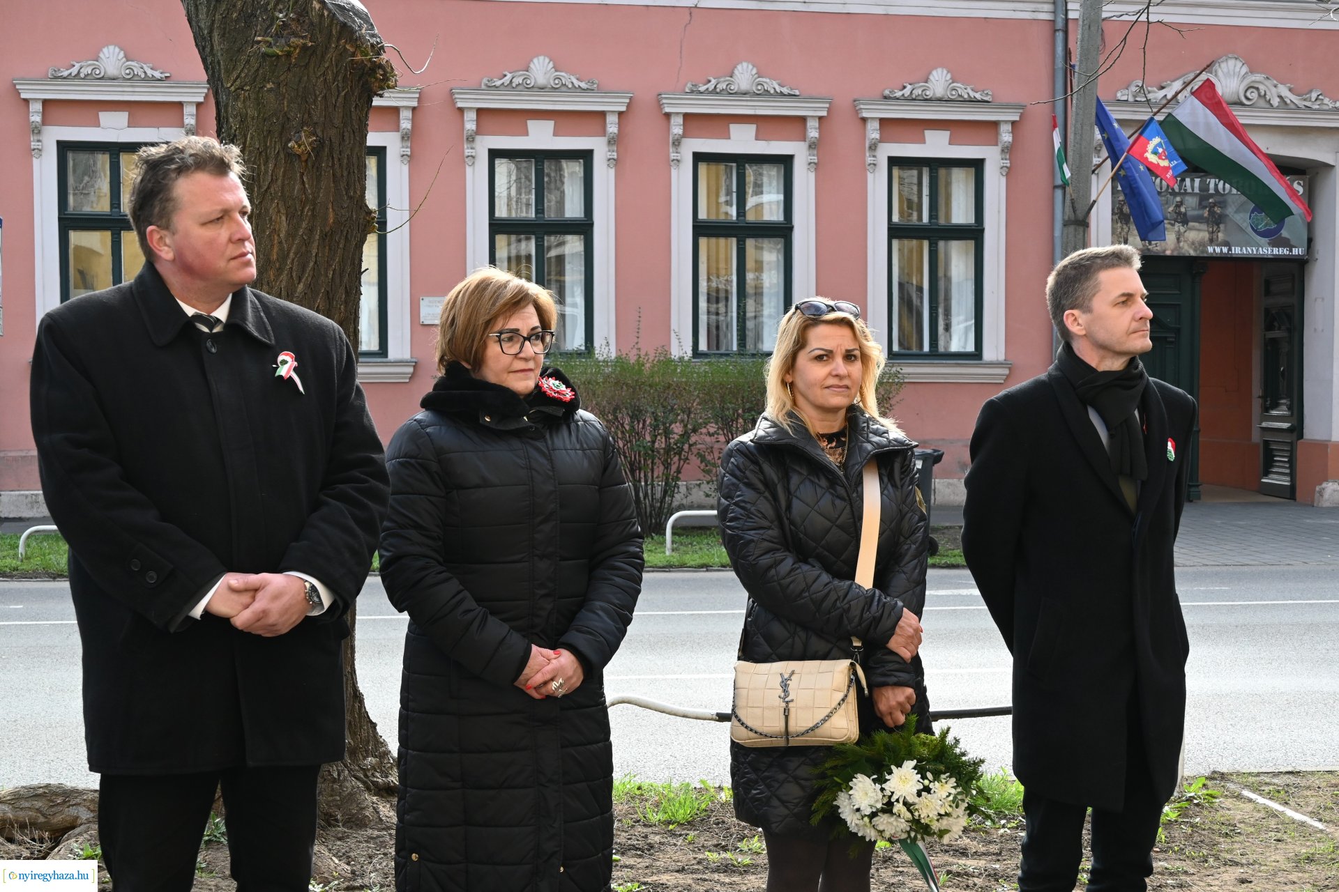 Koszorúzás Irányi Dániel emléktáblájánál