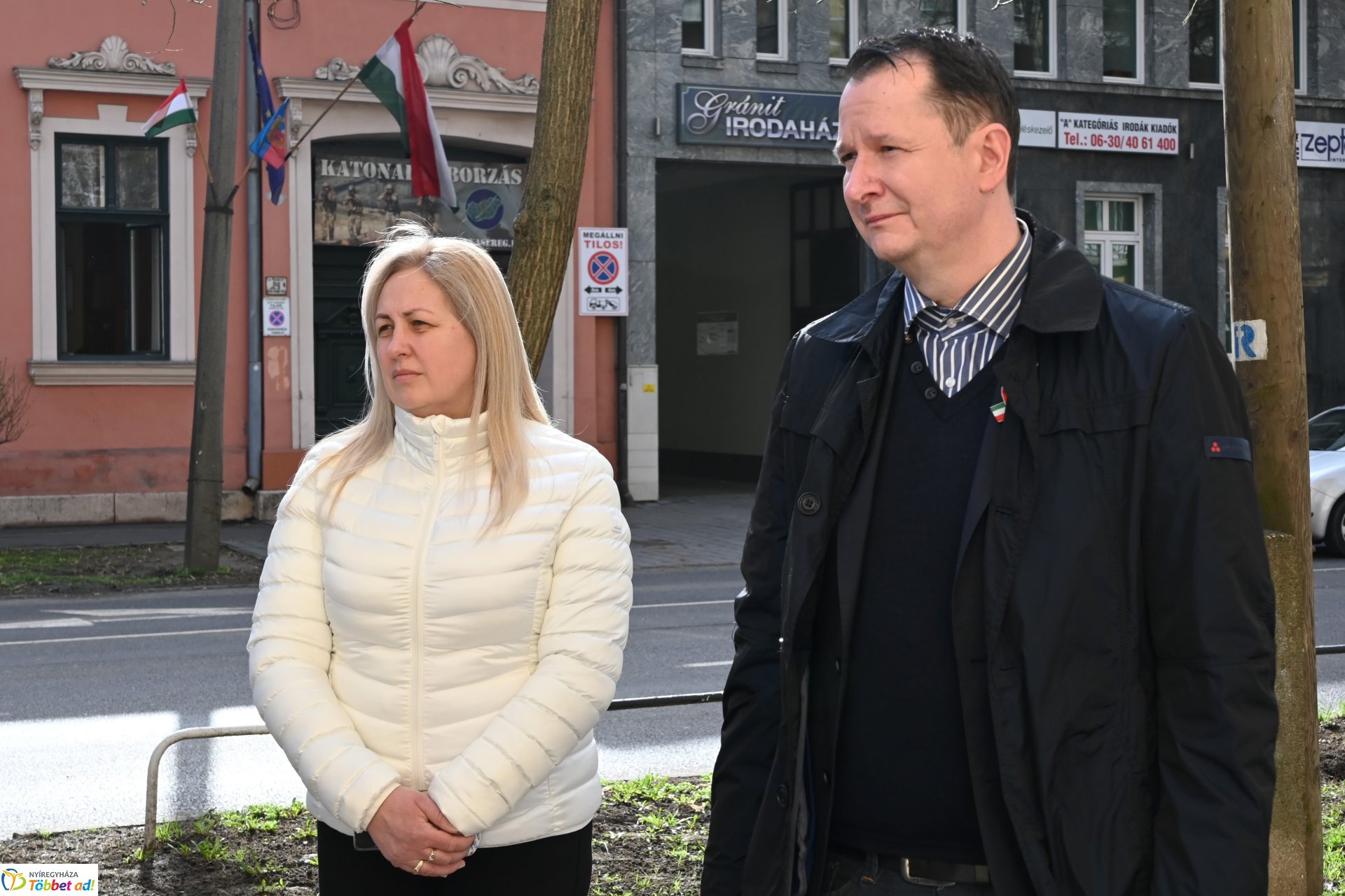 Koszorúzás Irányi Dániel emléktáblájánál