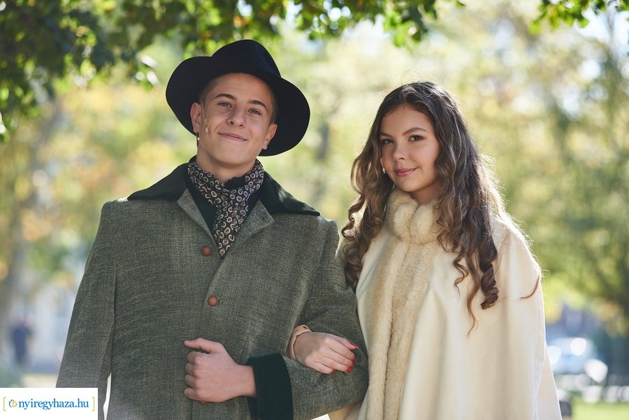 Koszorúzás Krúdy Gyula szobránál 2021