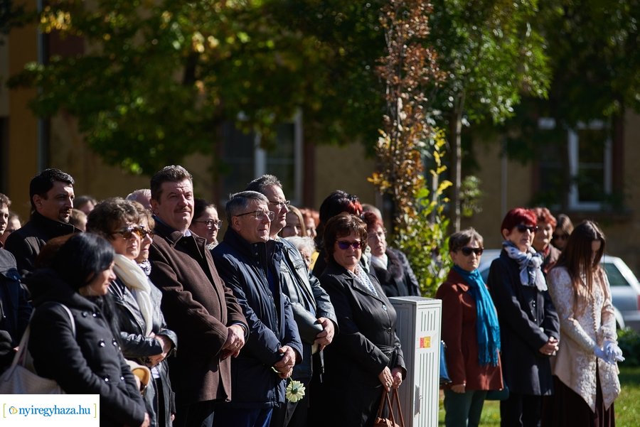 Koszorúzás Krúdy Gyula szobránál 2021