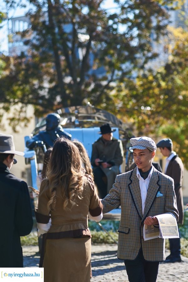 Koszorúzás Krúdy Gyula szobránál 2021