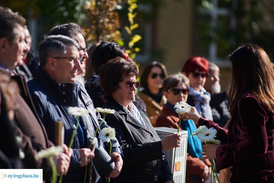 Koszorúzás Krúdy Gyula szobránál 2021