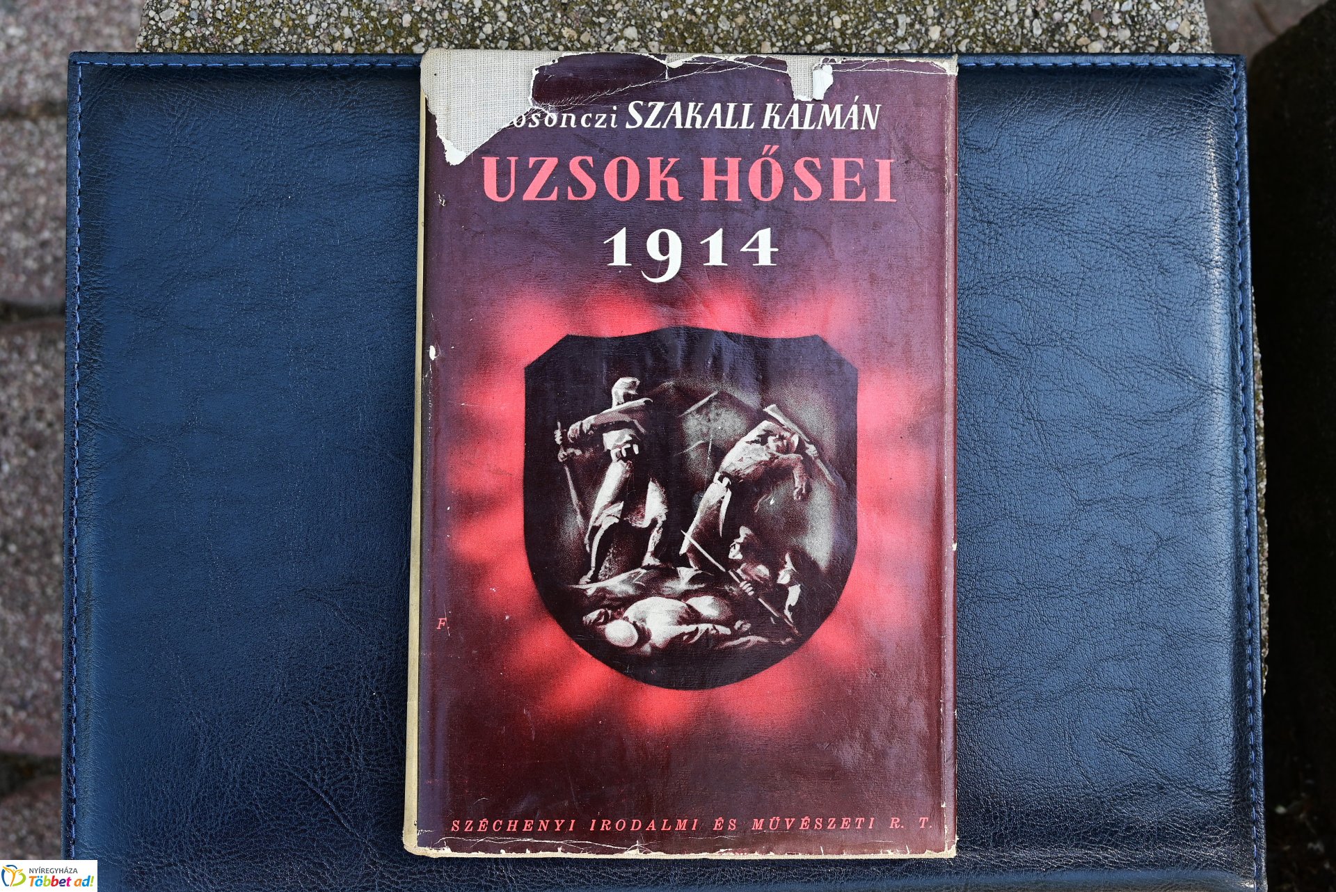 Koszorúzás Losonczi Szakall Kálmán emléktáblájánál