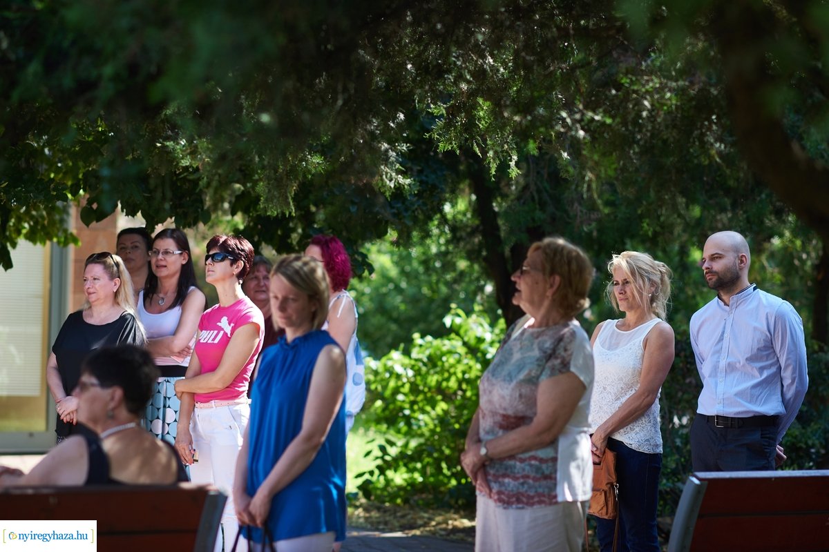 Koszorúzás Móricz Zsigmond szobránál 2020