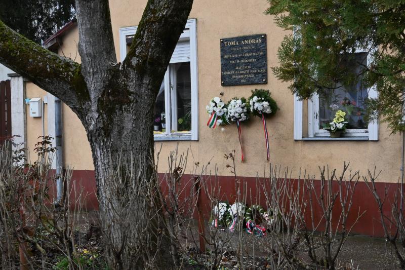 Koszorúzás Toma András emléktáblájánál 2024.