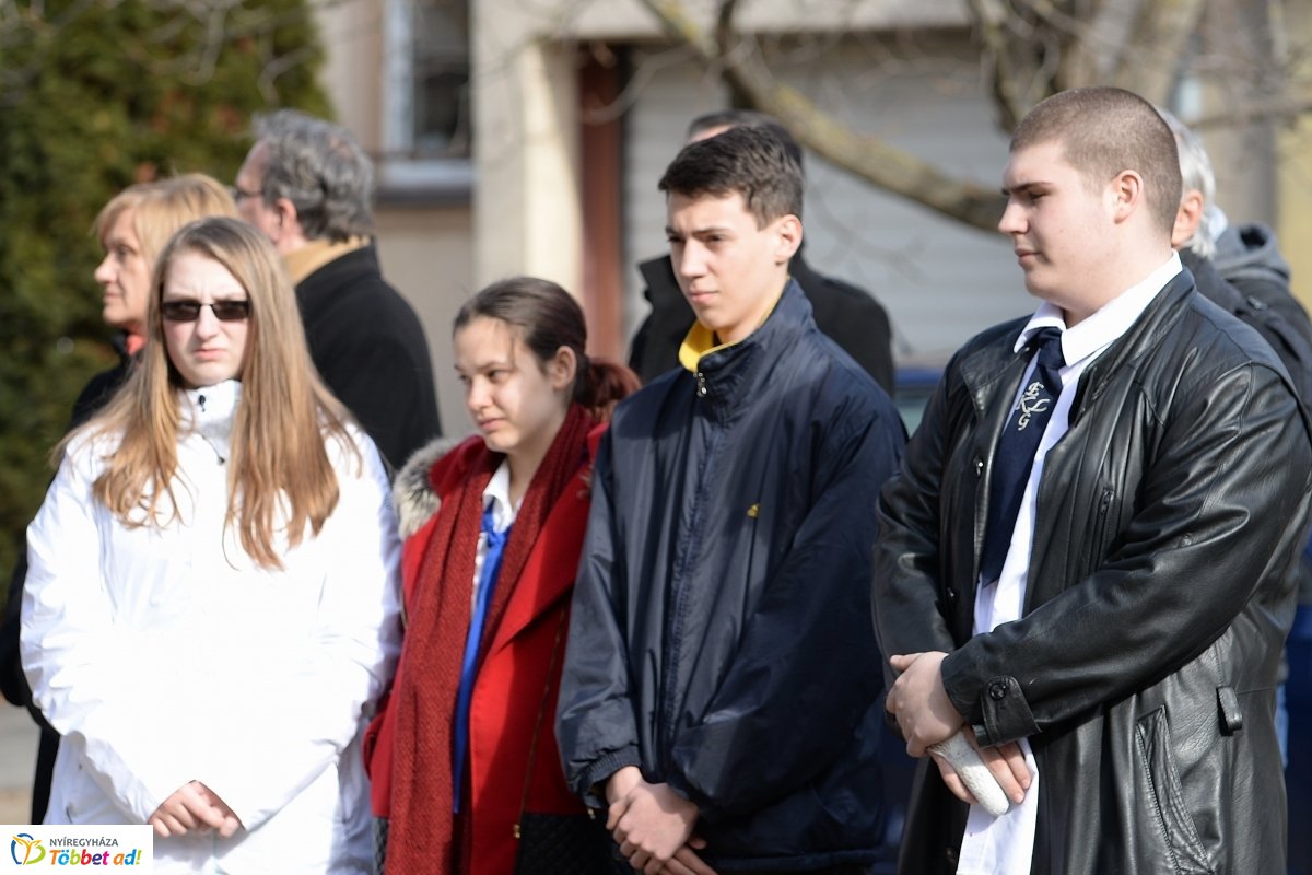 Koszorúzás Toma András emléktáblájánál