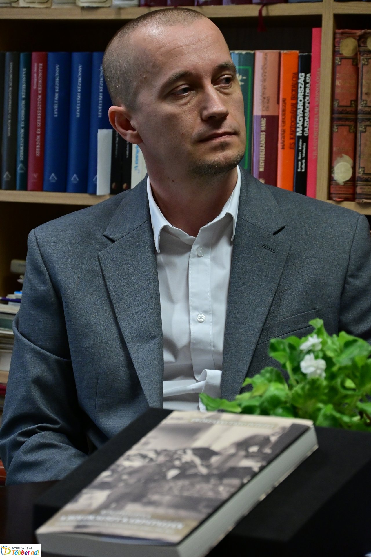 Kosztyó Gyula könyvbemutatója a Levéltárban