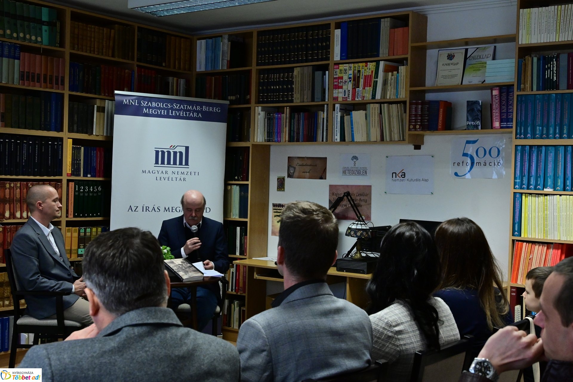Kosztyó Gyula könyvbemutatója a Levéltárban