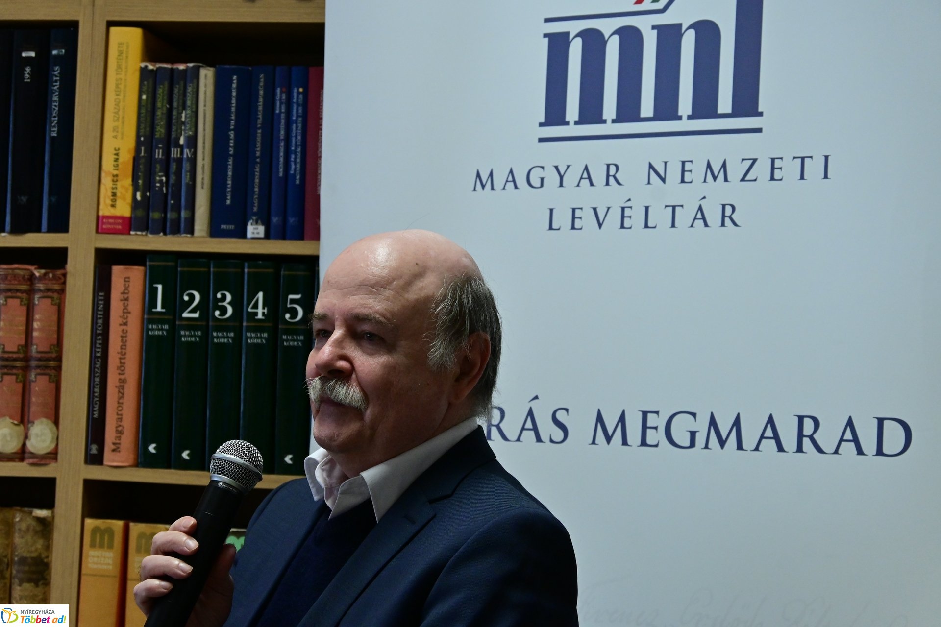 Kosztyó Gyula könyvbemutatója a Levéltárban