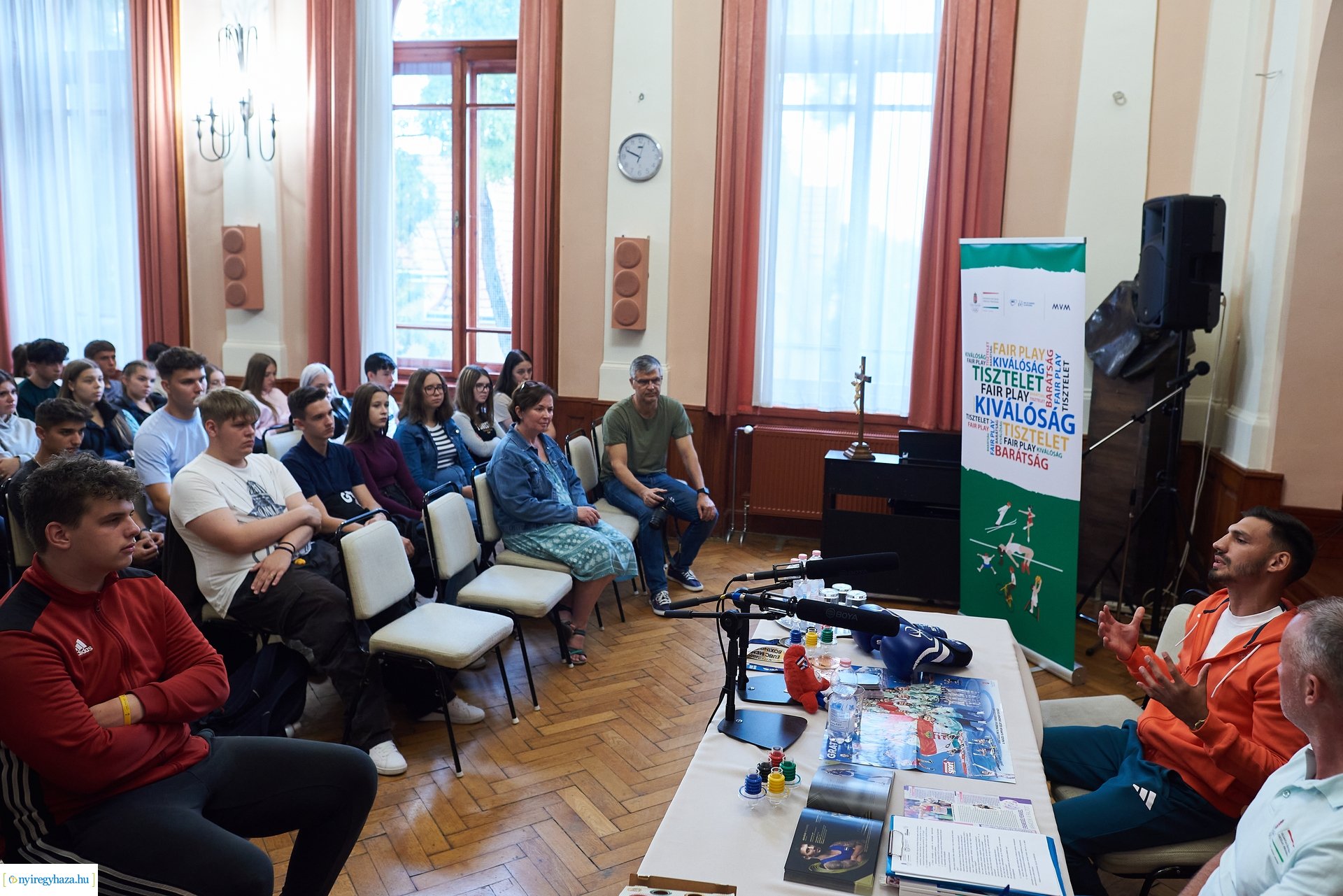 Kovács Ricsi olimpikon előadása a Kossuth gimiben