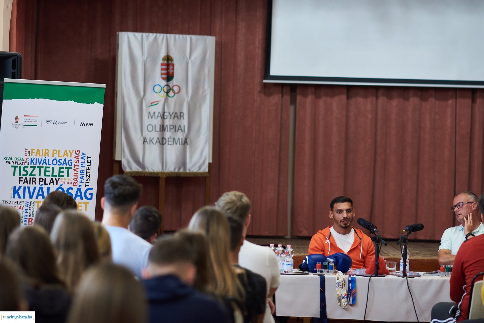 Kovács Ricsi olimpikon előadása a Kossuth gimiben