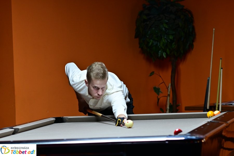 Kővári Bence felkészülése a poolbiliárd művészi világbajnokságra 2026