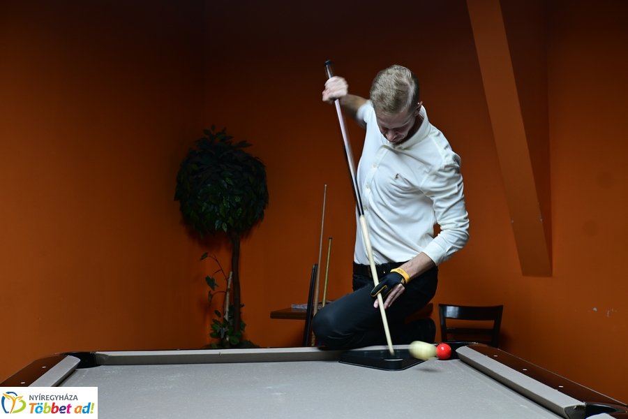 Kővári Bence felkészülése a poolbiliárd művészi világbajnokságra 2026