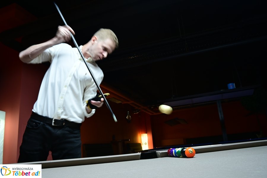 Kővári Bence felkészülése a poolbiliárd művészi világbajnokságra 2026