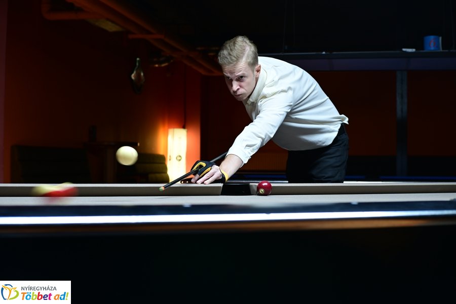 Kővári Bence felkészülése a poolbiliárd művészi világbajnokságra 2026