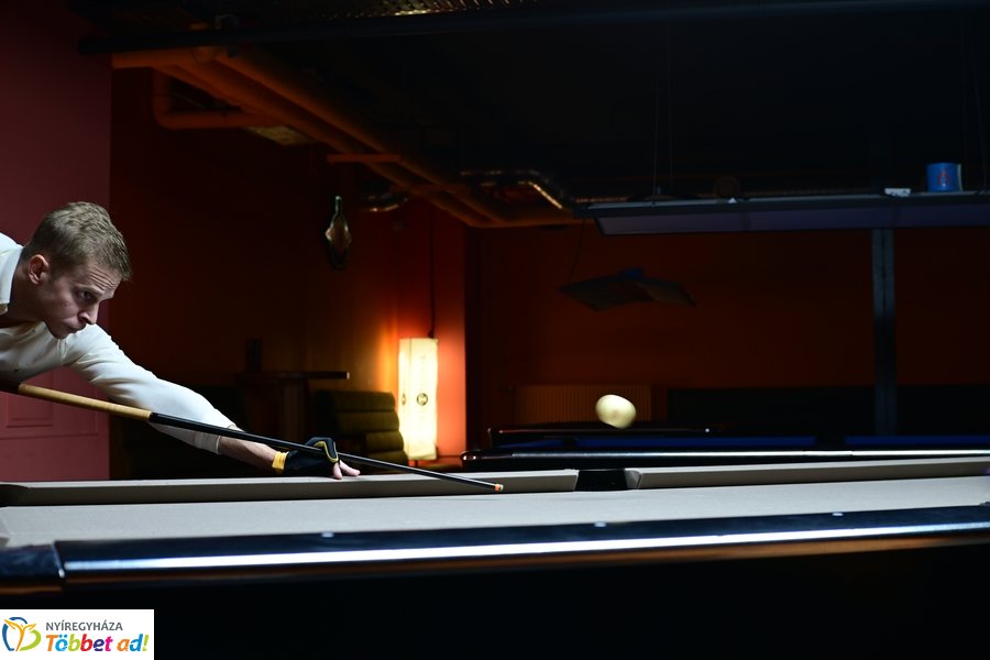 Kővári Bence felkészülése a poolbiliárd művészi világbajnokságra 2026