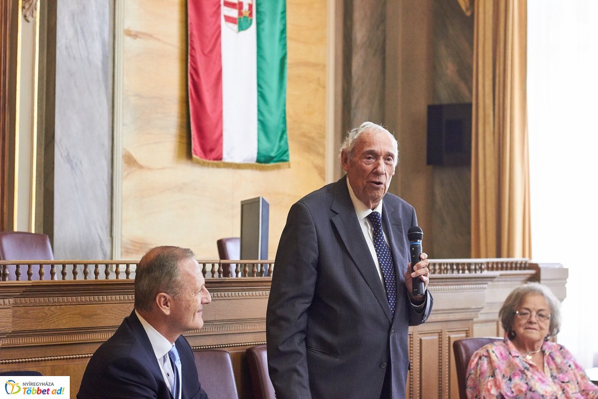 Közgazdasági előadás a Városházán