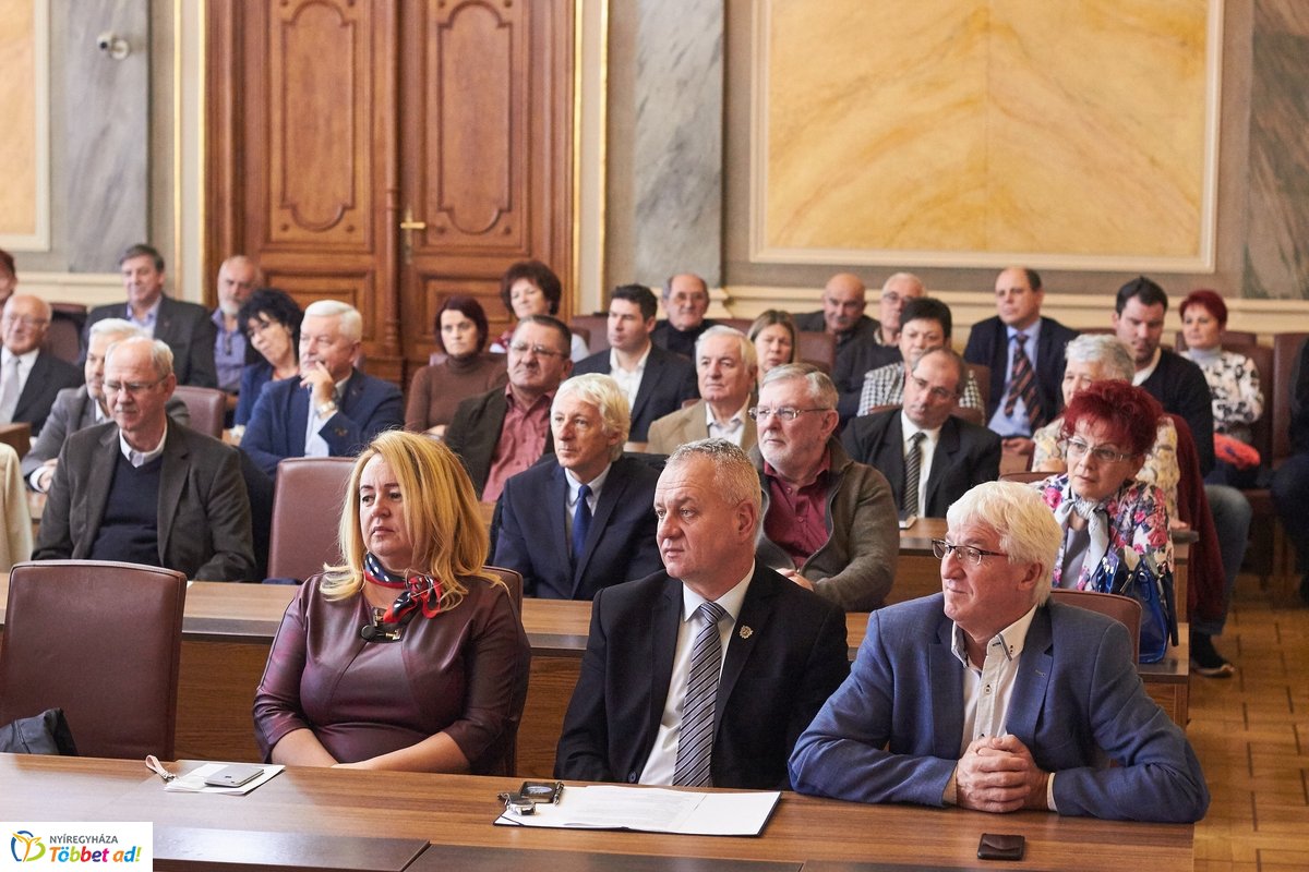 Közgazdasági előadás a Városházán