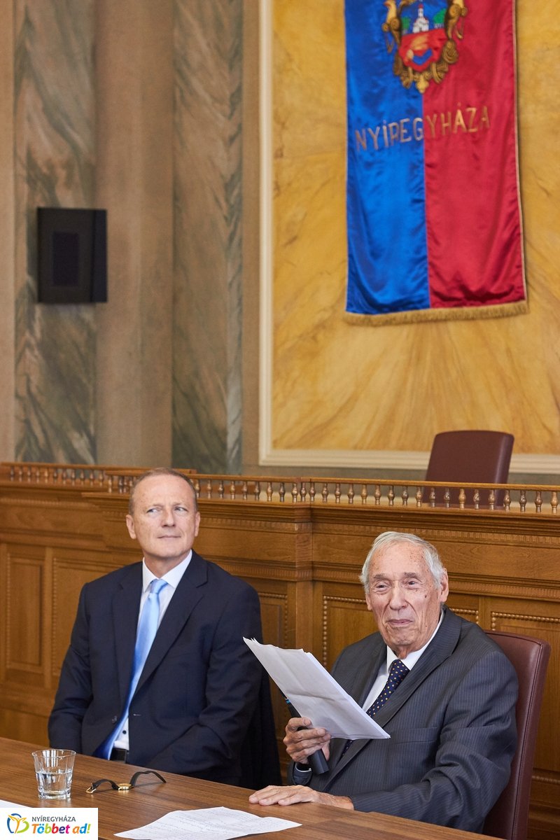 Közgazdasági előadás a Városházán