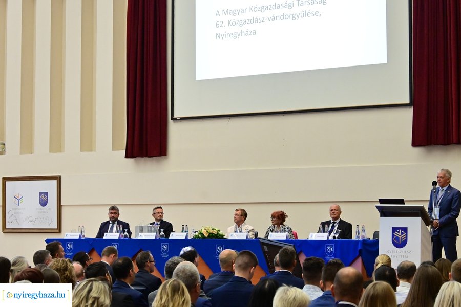 Közgazdász konferencia az egyetemen 20240905