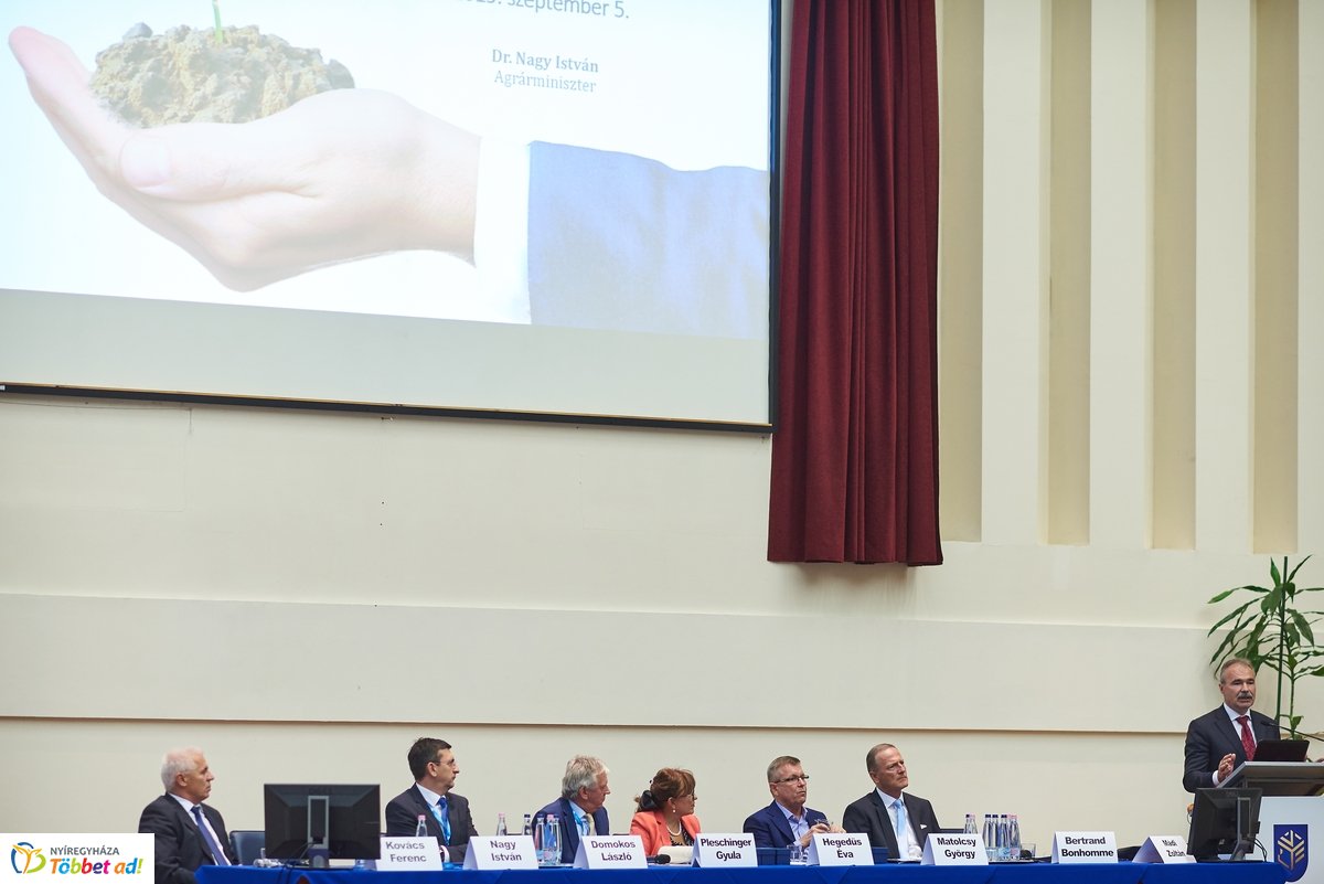 Közgazdász-vándorgyűlés az egyetemen