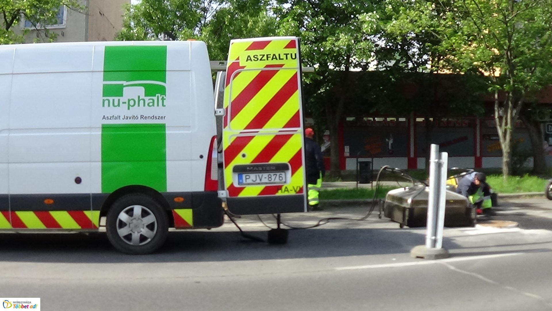 Közműfedeleket helyeztek szintbe a Ferenc körúton