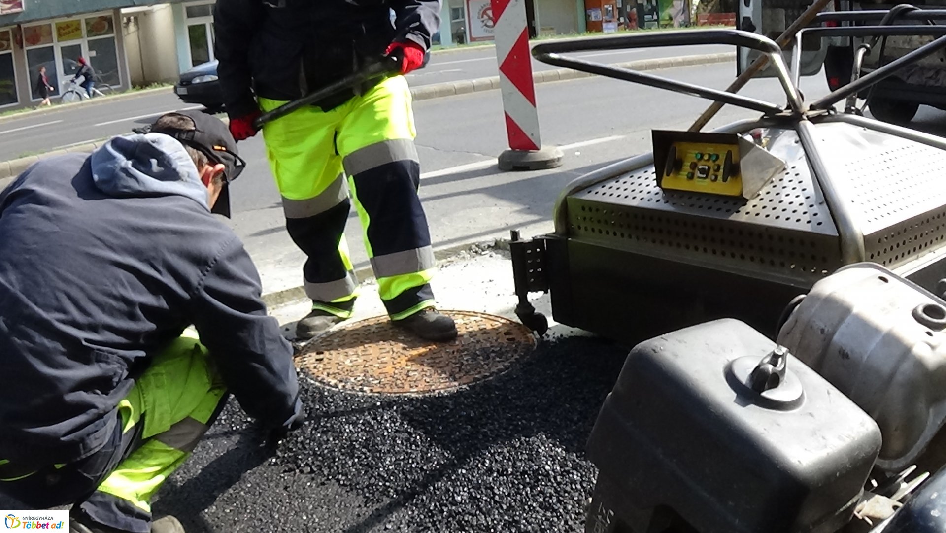 Közműfedeleket helyeztek szintbe a Ferenc körúton