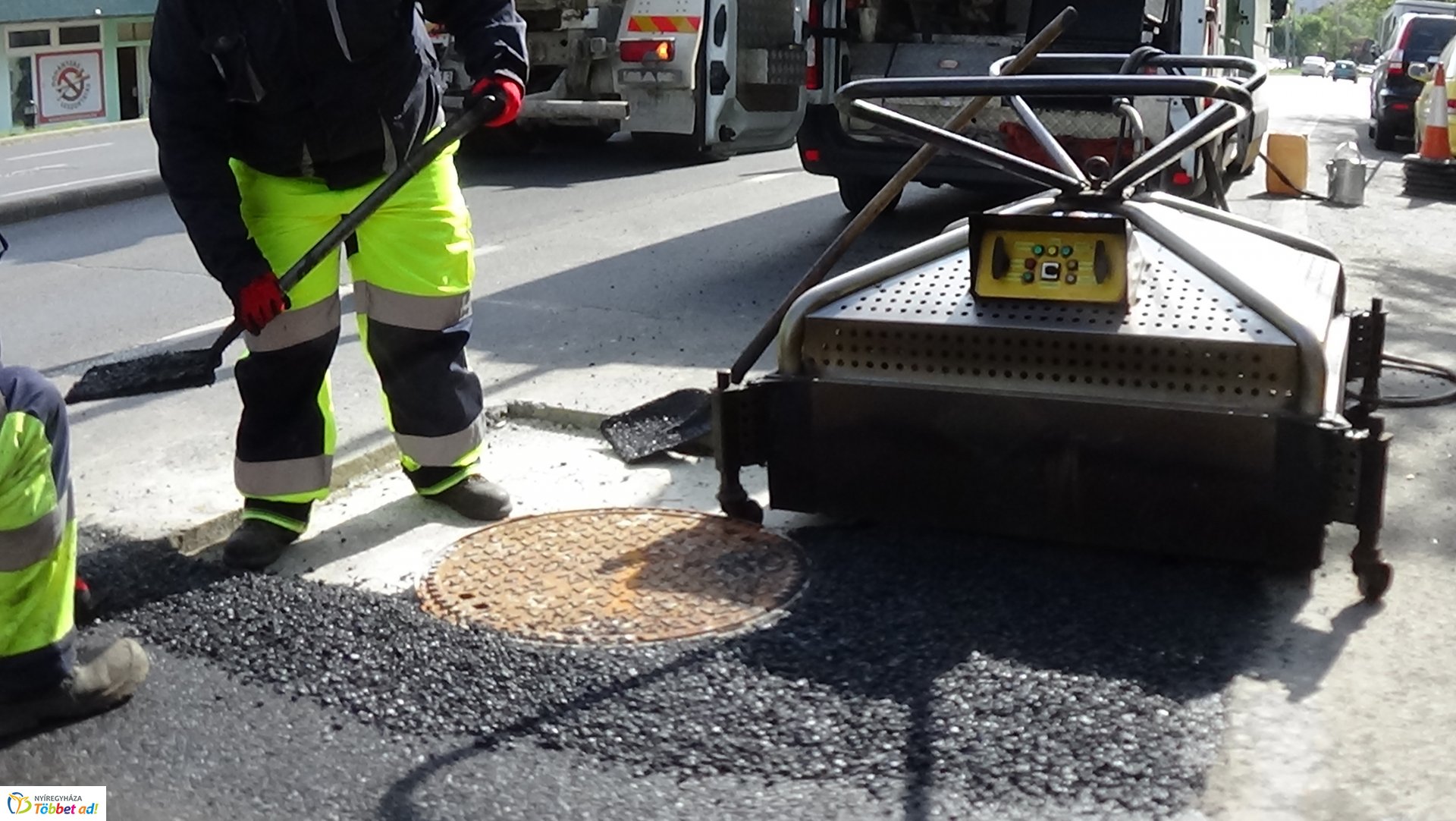Közműfedeleket helyeztek szintbe a Ferenc körúton