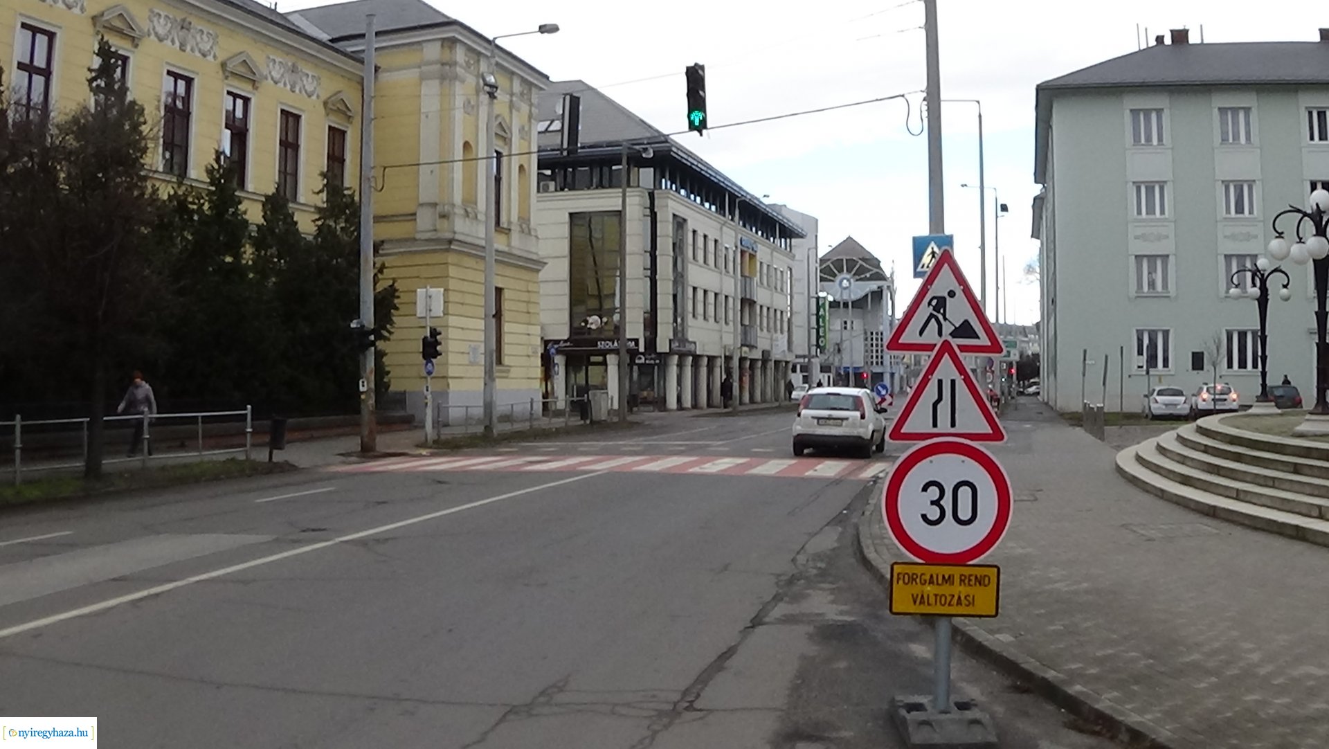 Közműhelyreállítási munkálatok a Luther utcán