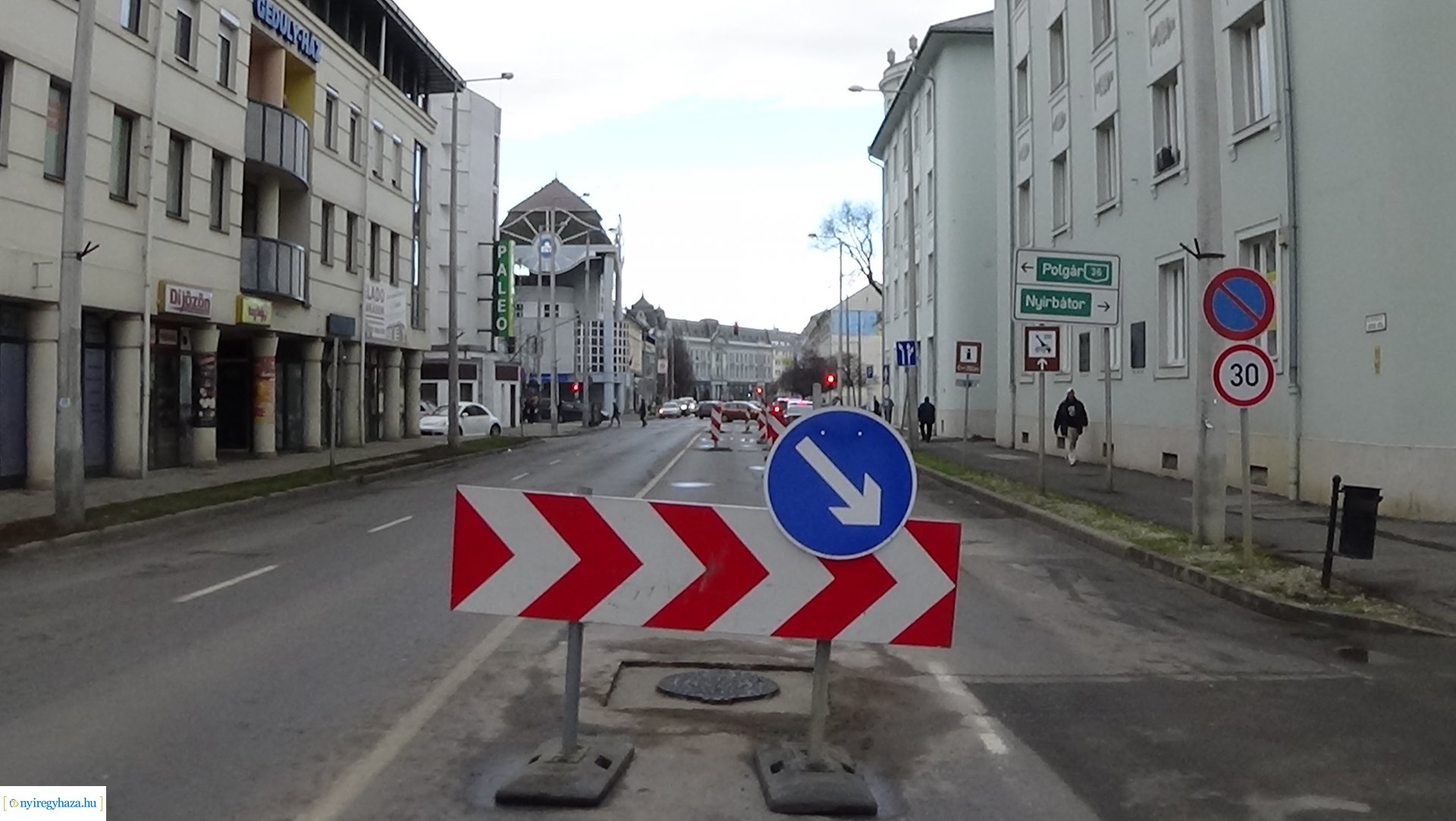 Közműhelyreállítási munkálatok a Luther utcán