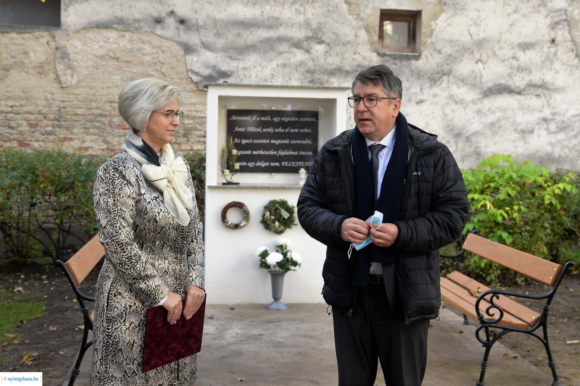 Közös gyertyagyújtás a Szociális Gondozási Központ  Pacsirta utcai intézményében