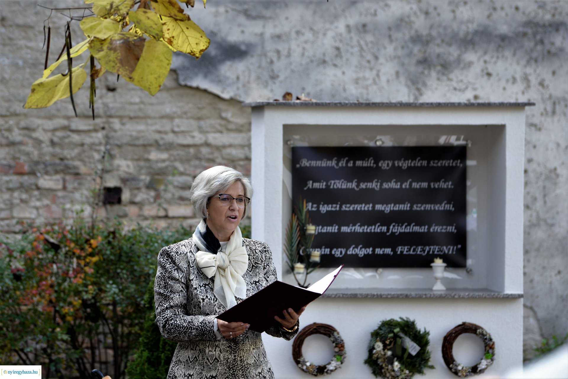 Közös gyertyagyújtás a Szociális Gondozási Központ  Pacsirta utcai intézményében