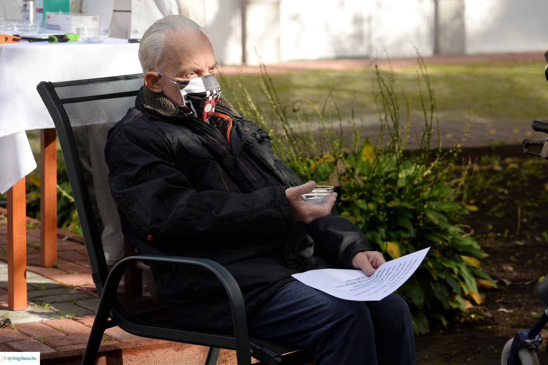 Közös gyertyagyújtás a Szociális Gondozási Központ  Pacsirta utcai intézményében