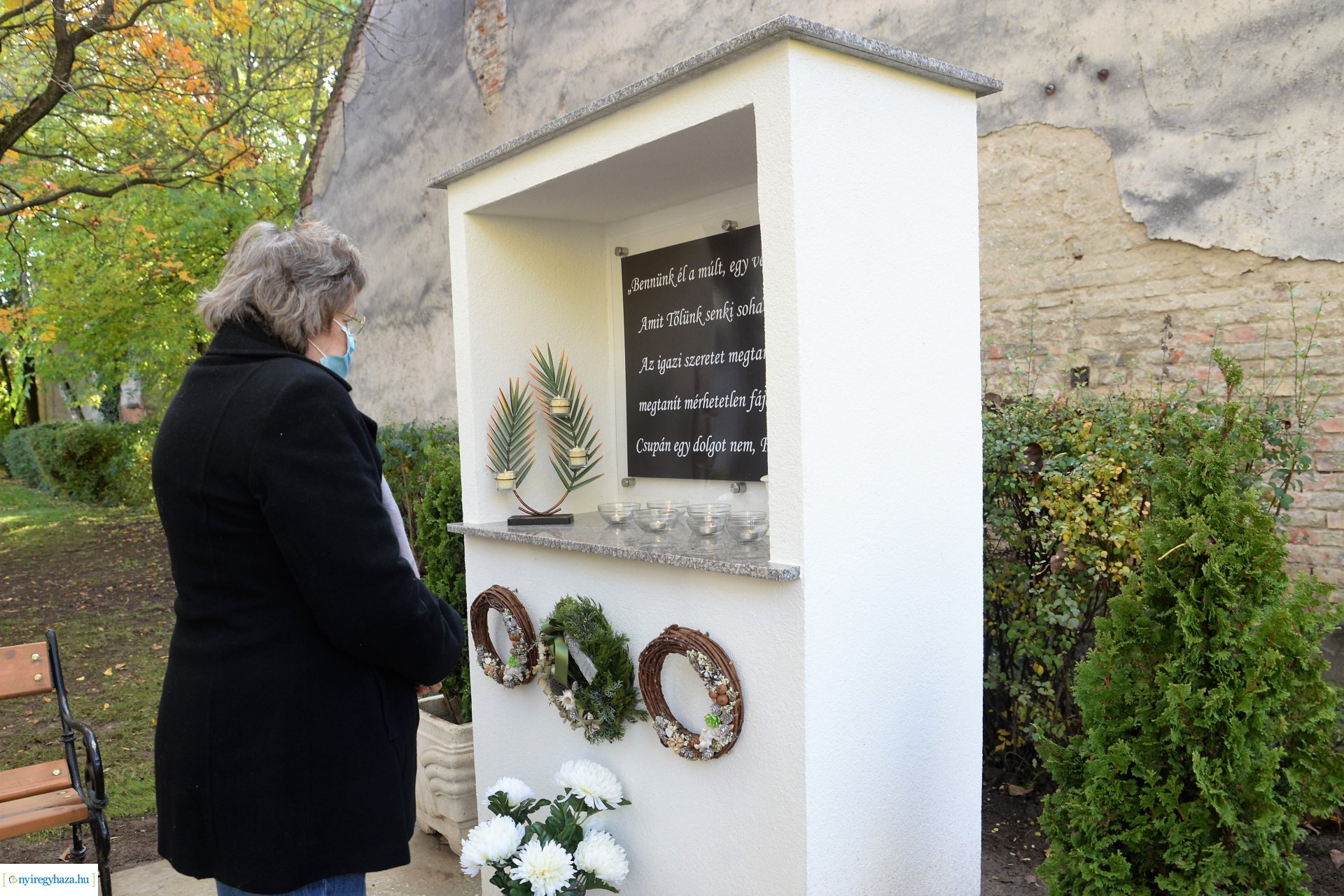 Közös gyertyagyújtás a Szociális Gondozási Központ  Pacsirta utcai intézményében