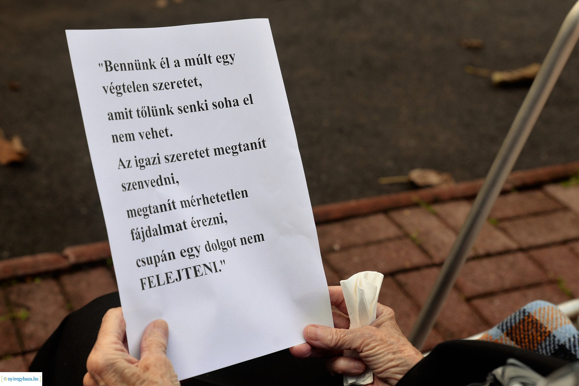 Közös gyertyagyújtás a Szociális Gondozási Központ  Pacsirta utcai intézményében