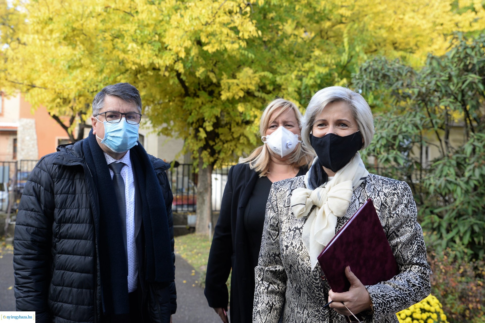 Közös gyertyagyújtás a Szociális Gondozási Központ  Pacsirta utcai intézményében
