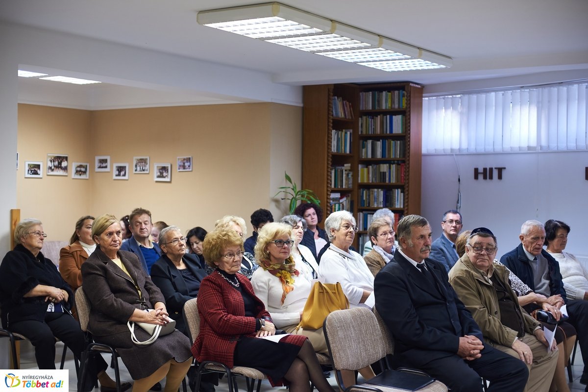 Közös gyökereink és a megváltás fénye - 2019